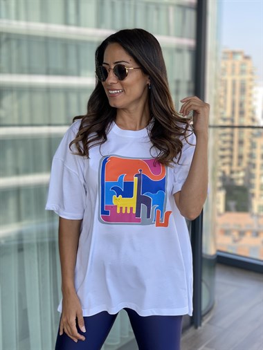 Beyaz Önü Renkli Baskılı T-Shirt
