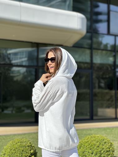 Beyaz Önü Yıldız İşlemeli Kapüşonlu Keten Aerobin Kadın Ceket