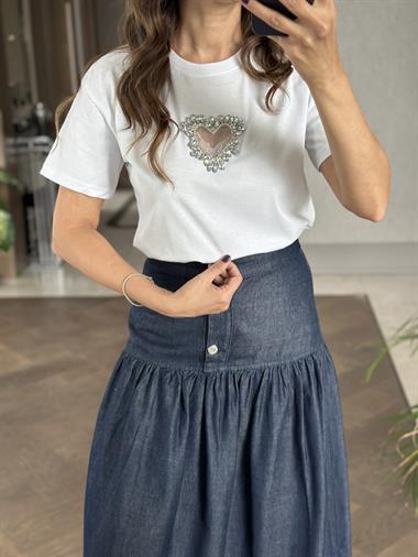 Beyaz Organze Taş Kalpli Bisiklet Yaka Kadın T-Shirt