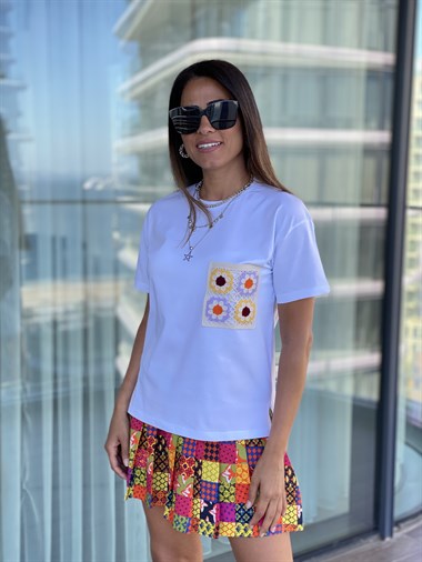 Beyaz Örgü Cepli T-shirt