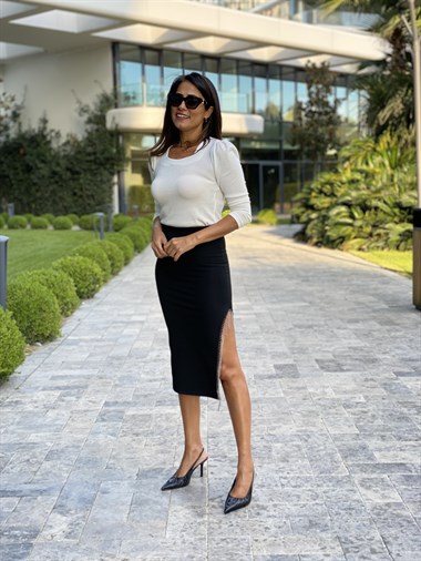 Beyaz Özel Üretim Beşgen Yaka Kadın Bluz