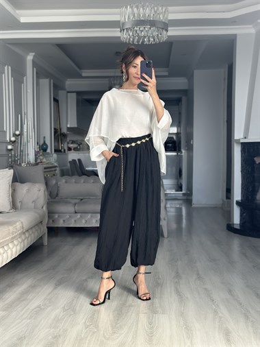 Beyaz Pelerin Uçuşan Kadın Bluz