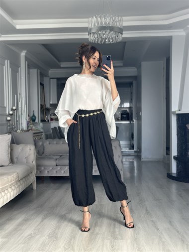 Beyaz Pelerin Uçuşan Kadın Bluz