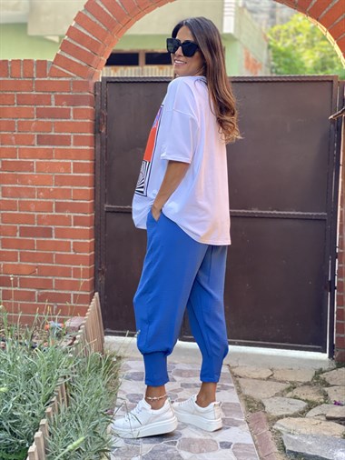 Beyaz Renkli Geometrik Desenli Baskılı Kadın T-Shirt