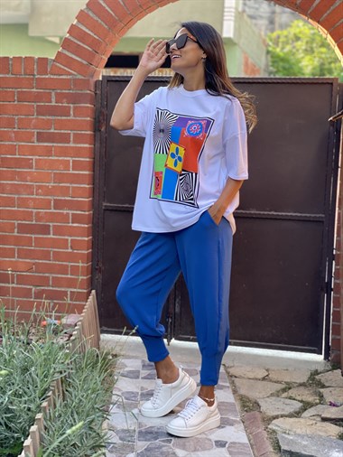 Beyaz Renkli Geometrik Desenli Baskılı Kadın T-Shirt