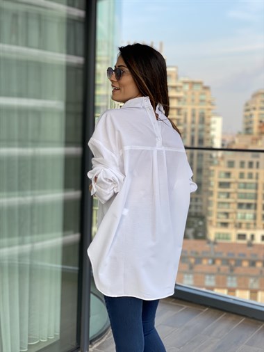 Beyaz Sırtı Düğme Detay Poplin Gömlek