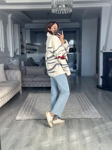 Beyaz Tam Fermuarlı Kayak Desenli  Peluş Kadın Sweatshirt