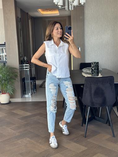 Beyaz Tek Cepli Vatkalı Yanları Yırtmaçlı Kadın Poplin Gömlek