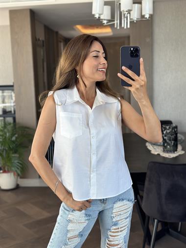 Beyaz Tek Cepli Vatkalı Yanları Yırtmaçlı Kadın Poplin Gömlek