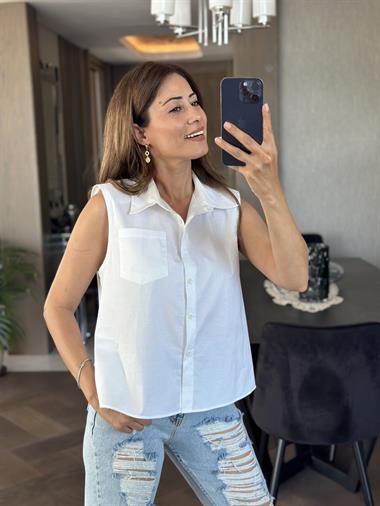 Beyaz Tek Cepli Vatkalı Yanları Yırtmaçlı Kadın Poplin Gömlek