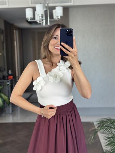 Beyaz Tek Omzu Kalın Askılı Papatya Detaylı Kadın Bluz