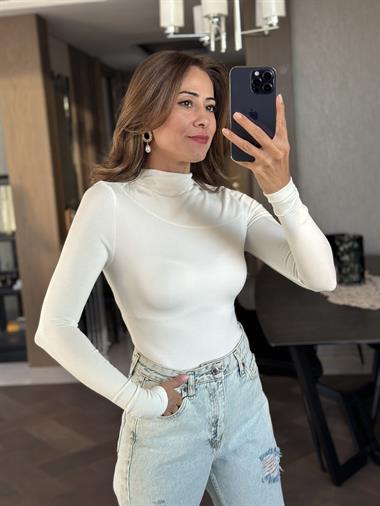 Beyaz Tek Yanı Büzgülü Yarım Balıkçı Kadın Body