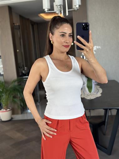 Beyaz U Yaka Sıfır Kol Fitilli Kaşkorse  Kadın Body