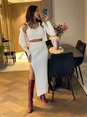 Beyaz Üçlü Eteği Yırtmaçlı Triko Kadın Takım