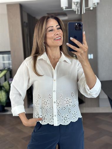 Beyaz Uzun Kol Eteği Fisto Detay Kadın Gömlek