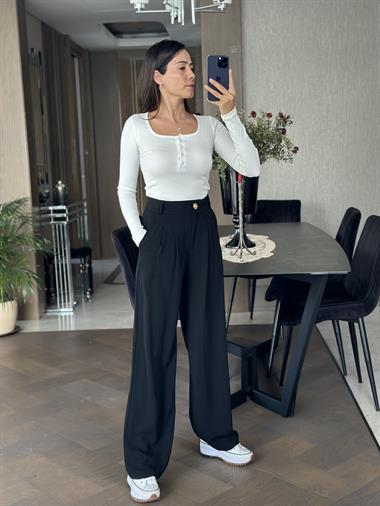 Beyaz Uzun Kol Patlı Düğmeli U Yaka Kadın Body