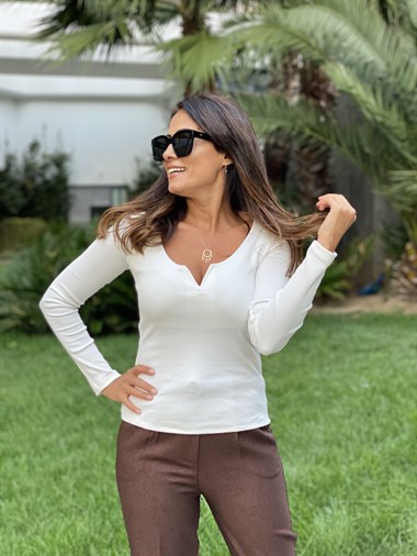 Beyaz Uzun Kol Yaka V Demirli Kadın Body