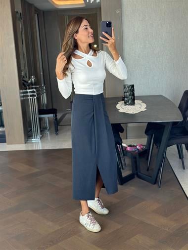 Beyaz Uzun Kol Yakası Çapraz Dekolteli Kaşkorse Kadın Bluz 