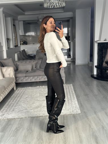 Beyaz Uzun Kollu Çıtçıt Düğmeli Kadın Top Body