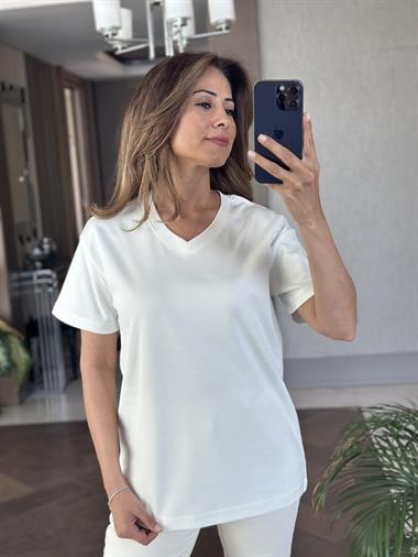 Beyaz V Yaka MD Model Kadın T-Shirt