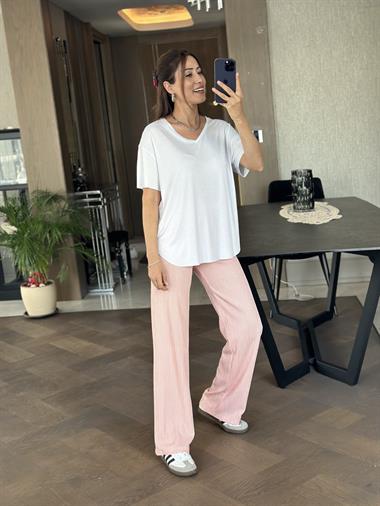 Beyaz V Yaka Oysh Model Eteği Oval Kesim Kadın T-Shirt