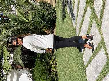 Beyaz V Yakası Çizgili Merserize Kadın Bluz