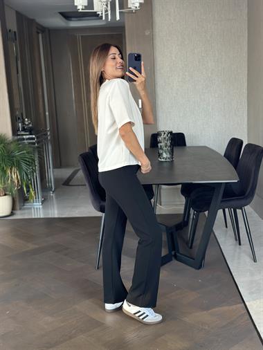 Beyaz Vatkalı Basic Kısa Kol Kadın T-shirt