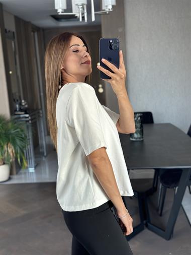 Beyaz Vatkalı Basic Kısa Kol Kadın T-shirt