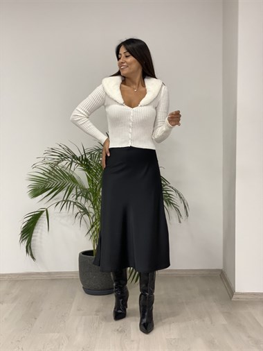 Beyaz Yakası Peluş Önü Düğmeli Fitilli Triko Hırka