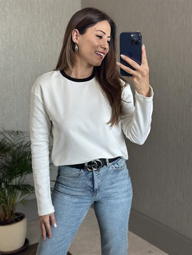 Beyaz Yakası Siyah Ribanalı Uzun Kollu Kadın T-Shirt