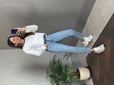 Beyaz Yakası Siyah Ribanalı Uzun Kollu Kadın T-Shirt