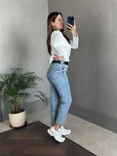 Beyaz Yakası Siyah Ribanalı Uzun Kollu Kadın T-Shirt