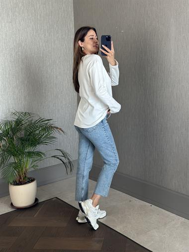 Beyaz Yakası Siyah Ribanalı Uzun Kollu Kadın T-Shirt