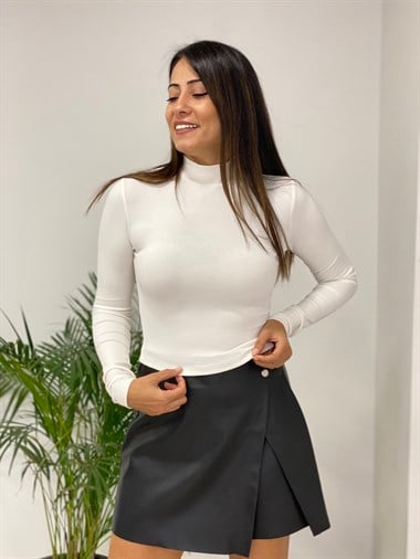 Beyaz Yarım Boğazlı Yumoş Kadın Bluz