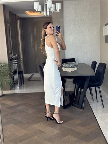 Beyaz Yüzücü Yaka Gül Detay Yırtmaçlı Kadın Elbise