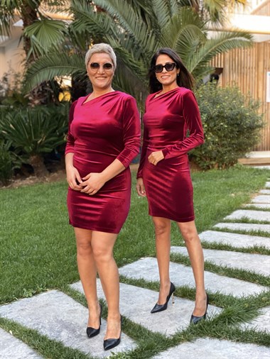 Bordo Asimetrik Yaka Vatkalı Kadife Kadın Elbise