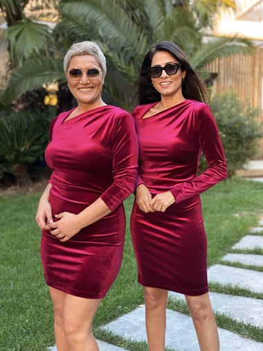Bordo Asimetrik Yaka Vatkalı Kadife Kadın Elbise