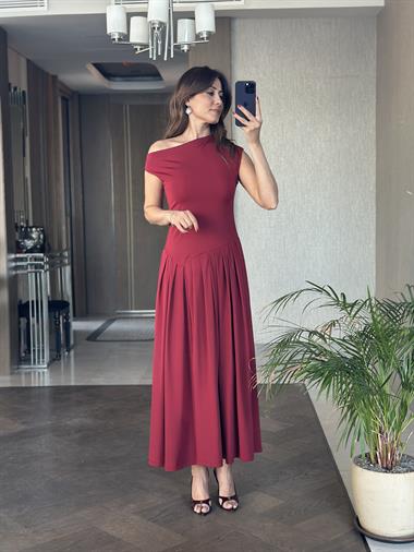 Bordo Düşük Kol Asimetrik Yaka Kadın Midi Boy Elbise