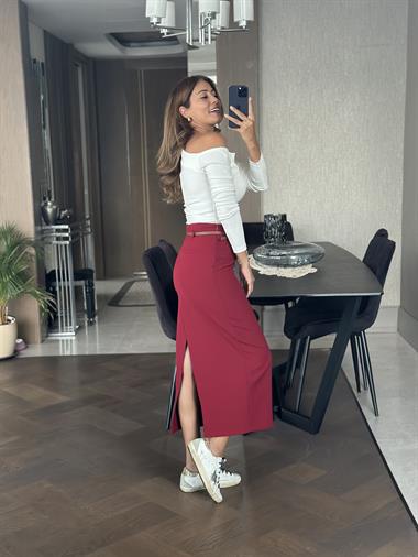 Bordo Karol Kemerli Arkası Yırtmaçlı Yanı Fermuarlı Kadın Etek