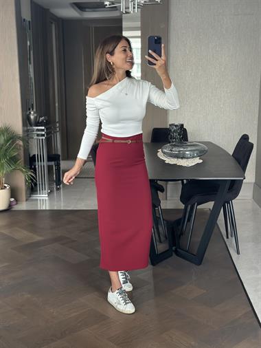 Bordo Karol Kemerli Arkası Yırtmaçlı Yanı Fermuarlı Kadın Etek