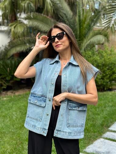 Buz Mavi Cebi Kapaklı Yakalı Kadın Kot Yelek