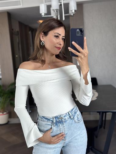 Buz Mavi Karol Arka Cebi Dikiş Detay Push Up Mom Kadın Jean Pantolon