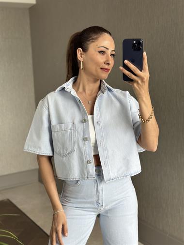 Buz Mavi Kısa Kol Tek Cepli Kadın Crop Jean Gömlek