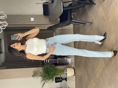 Buz Mavi  Paçaları Yırtmaçlı Straight Likralı Jean