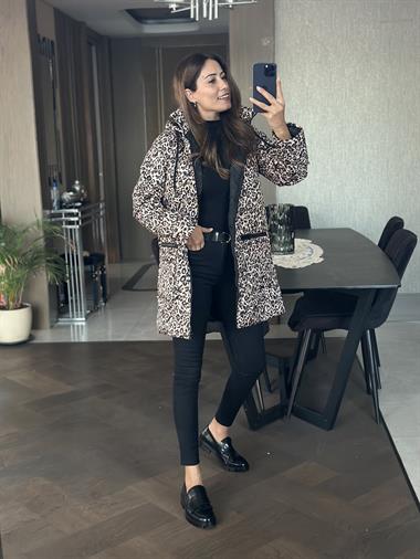Camel Kapitone Leopar Desen Kapüşonlu Cebi Fermuar Detay Kadın Mont