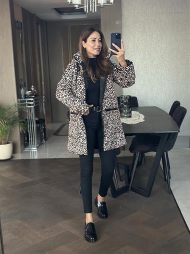 Camel Kapitone Leopar Desen Kapüşonlu Cebi Fermuar Detay Kadın Mont