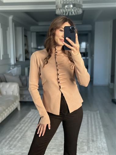 Camel Kendinden Büzgülü Düğmeli Kadın Triko Hırka