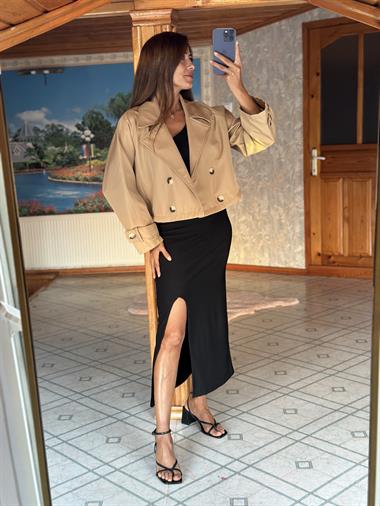 Camel Kruvaze Yaka Dört Düğmeli Kısa Kadın Trençkot