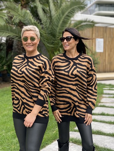 Kahverengi Zebra Desen Bisiklet Yaka Kadın Triko Kazak