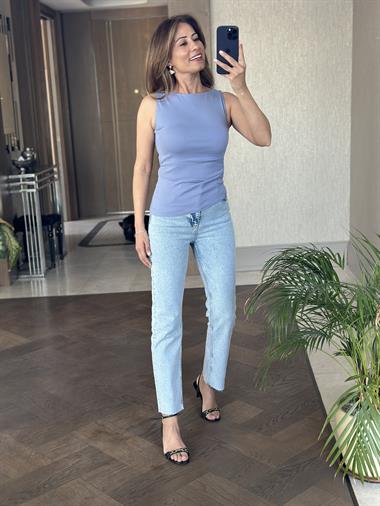 Eflatun Eteği Asimetrik Büzgülü Kayık Yaka Sıfır Kol Kadın Bluz